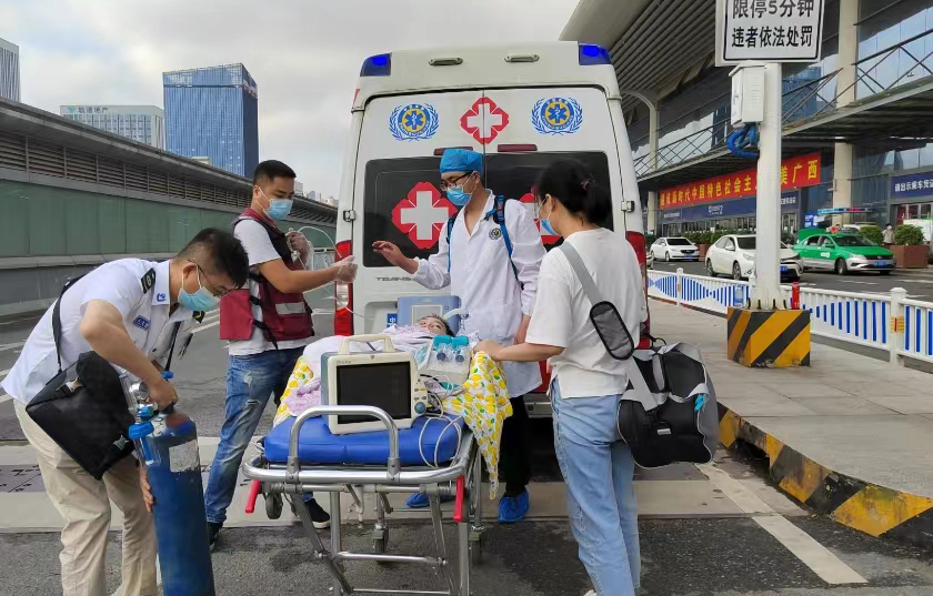 铅山县救护车出租公司